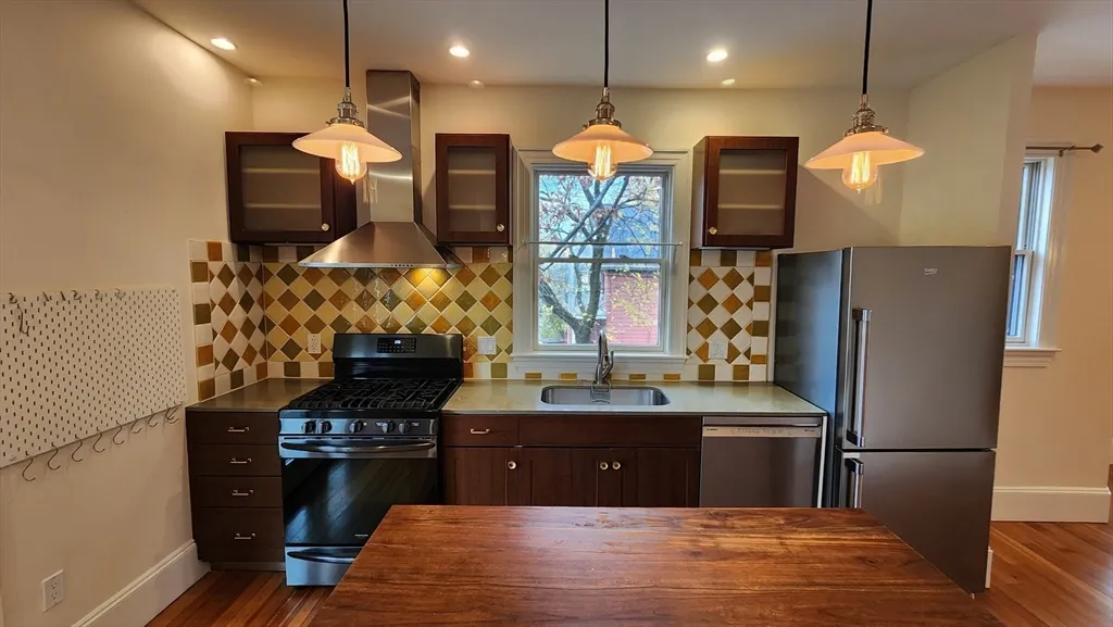 465-467 Huron Ave, West Cambridge