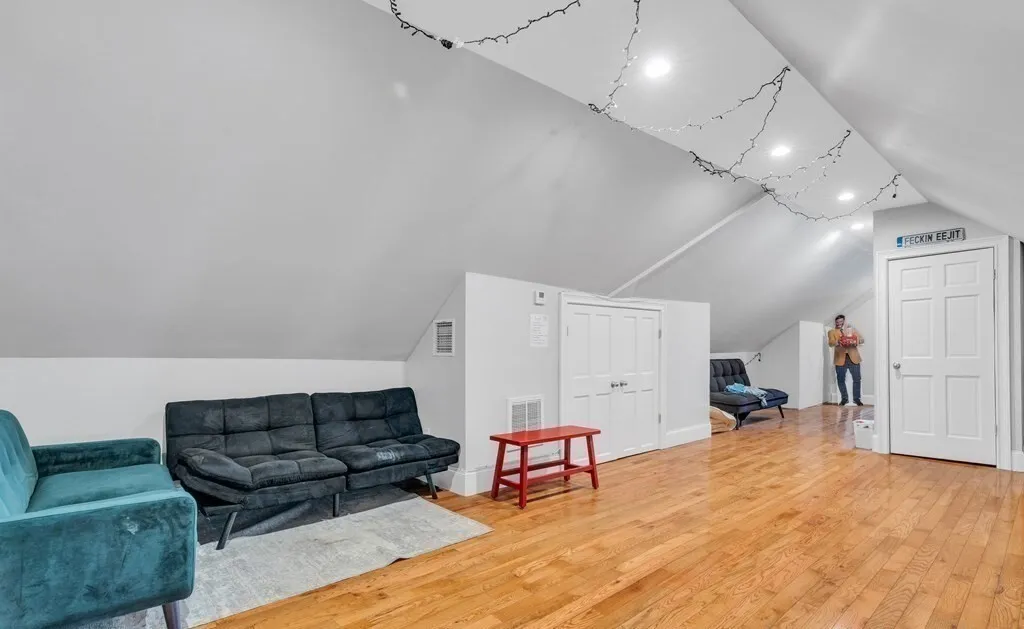 180 St Alphonsus, Boston