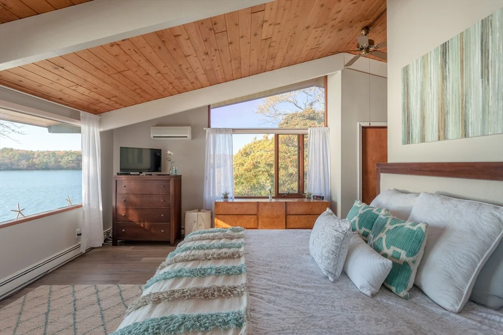 32 Eagle Hill Dr, Plymouth