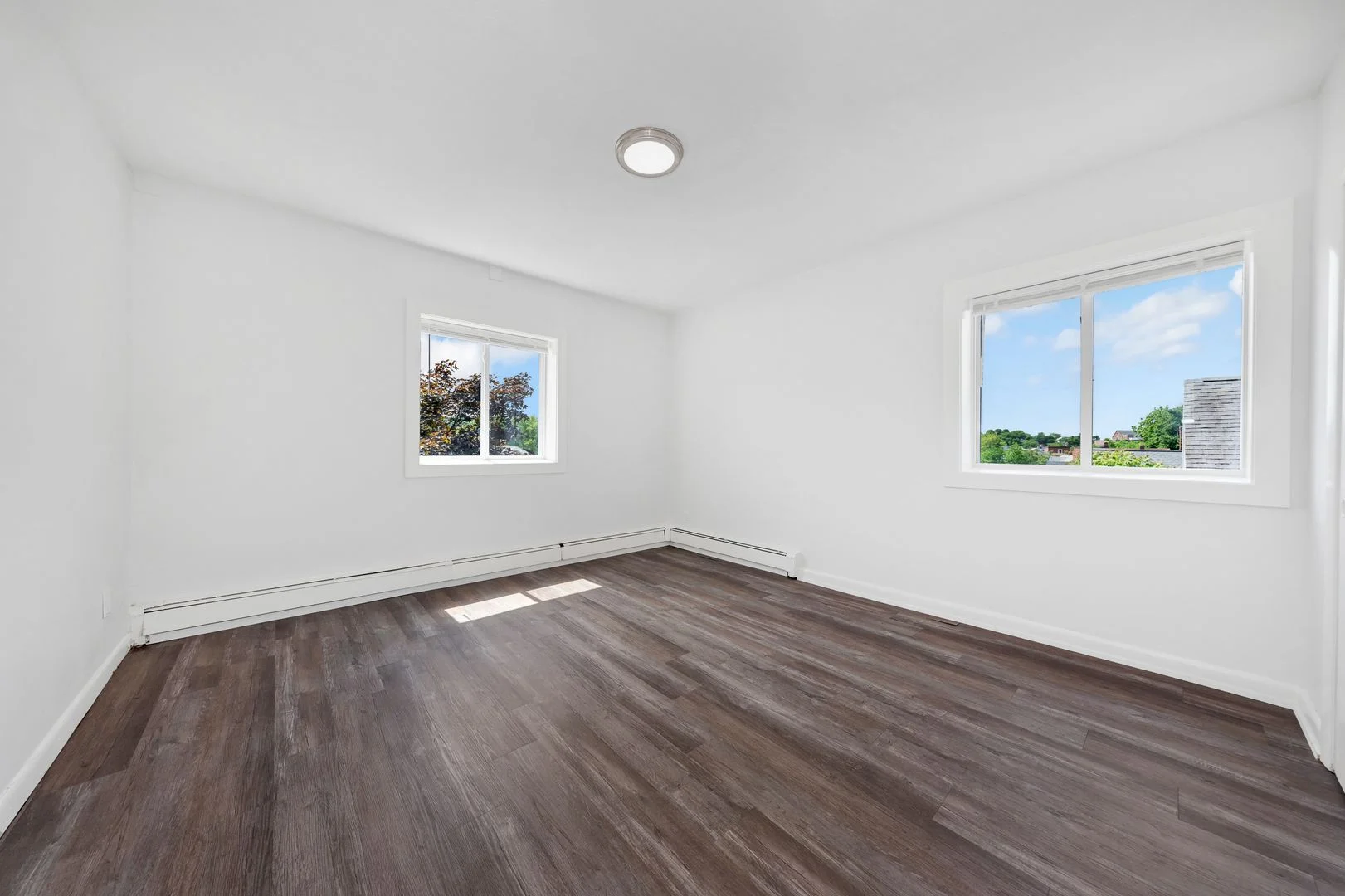 1045 River St, Hyde Park