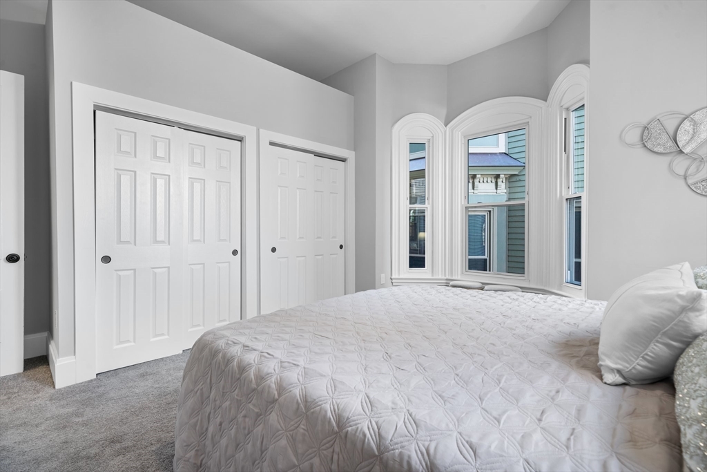 390 Meridian St, Central Square