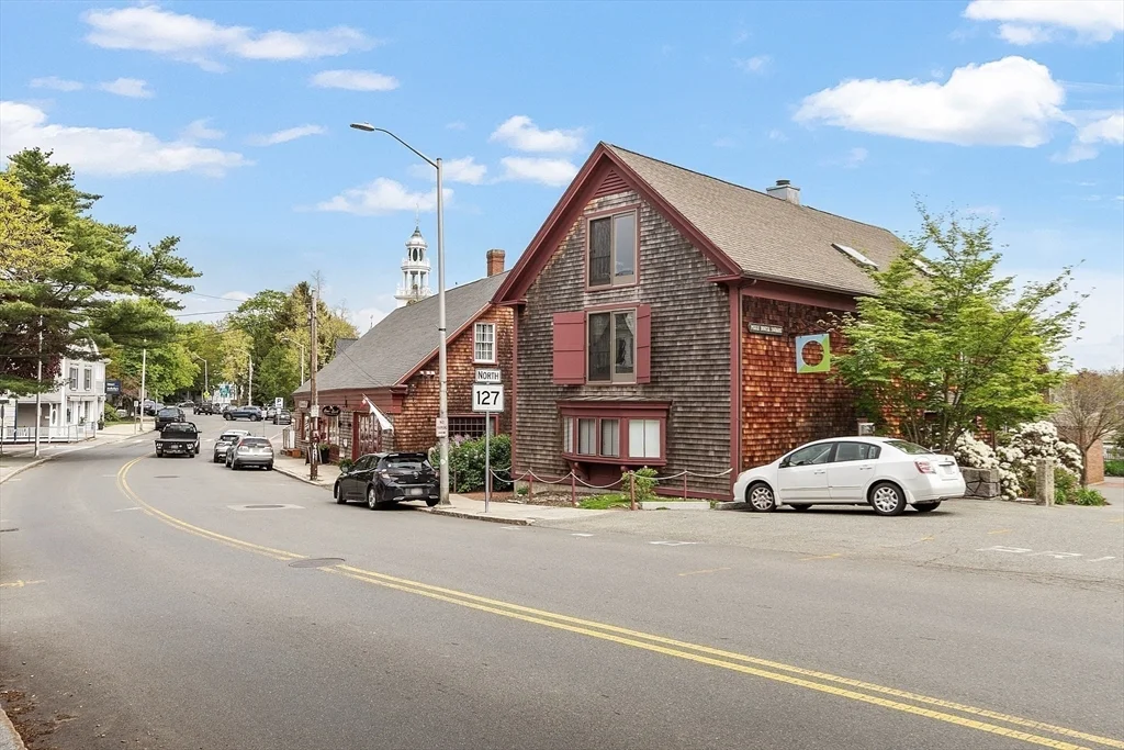 12 Morse Ct, Manchester
