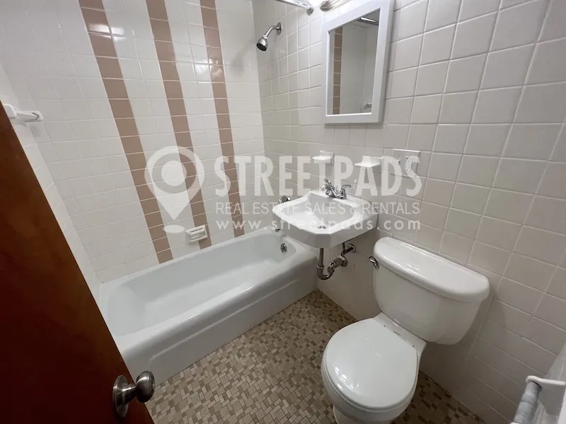 176 North Beacon St, Brighton