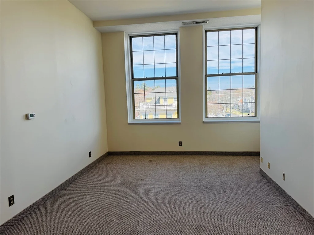 64 Forest St, Medford