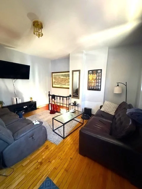 281 E, South Boston