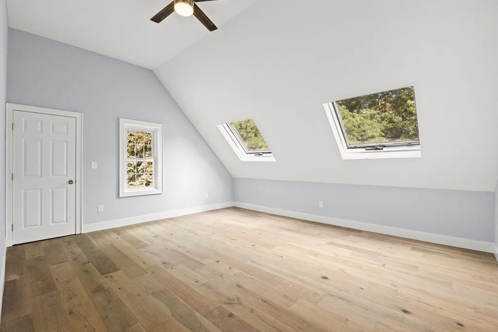 24 Country Club Dr, Plymouth