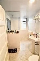 28 Brookledge, Roxbury