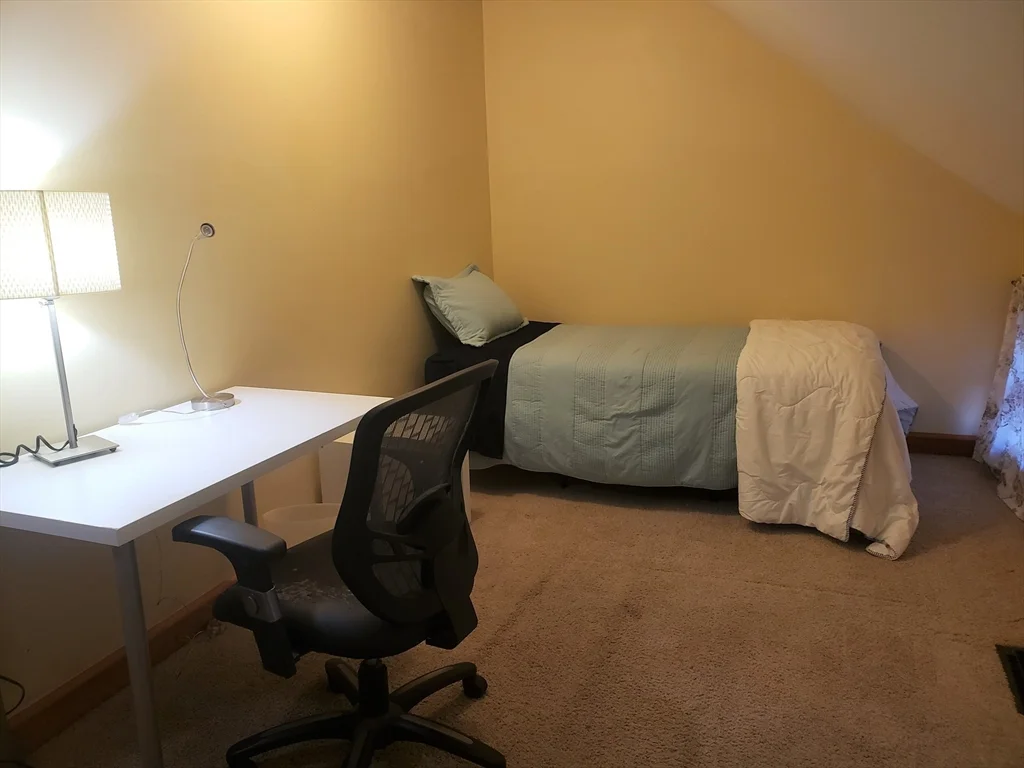 50 Temple St, Somerville