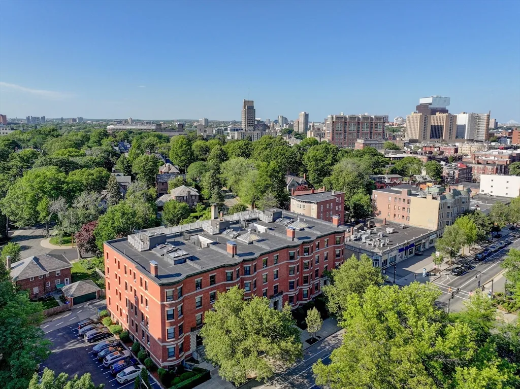 1064 Beacon St, Longwood