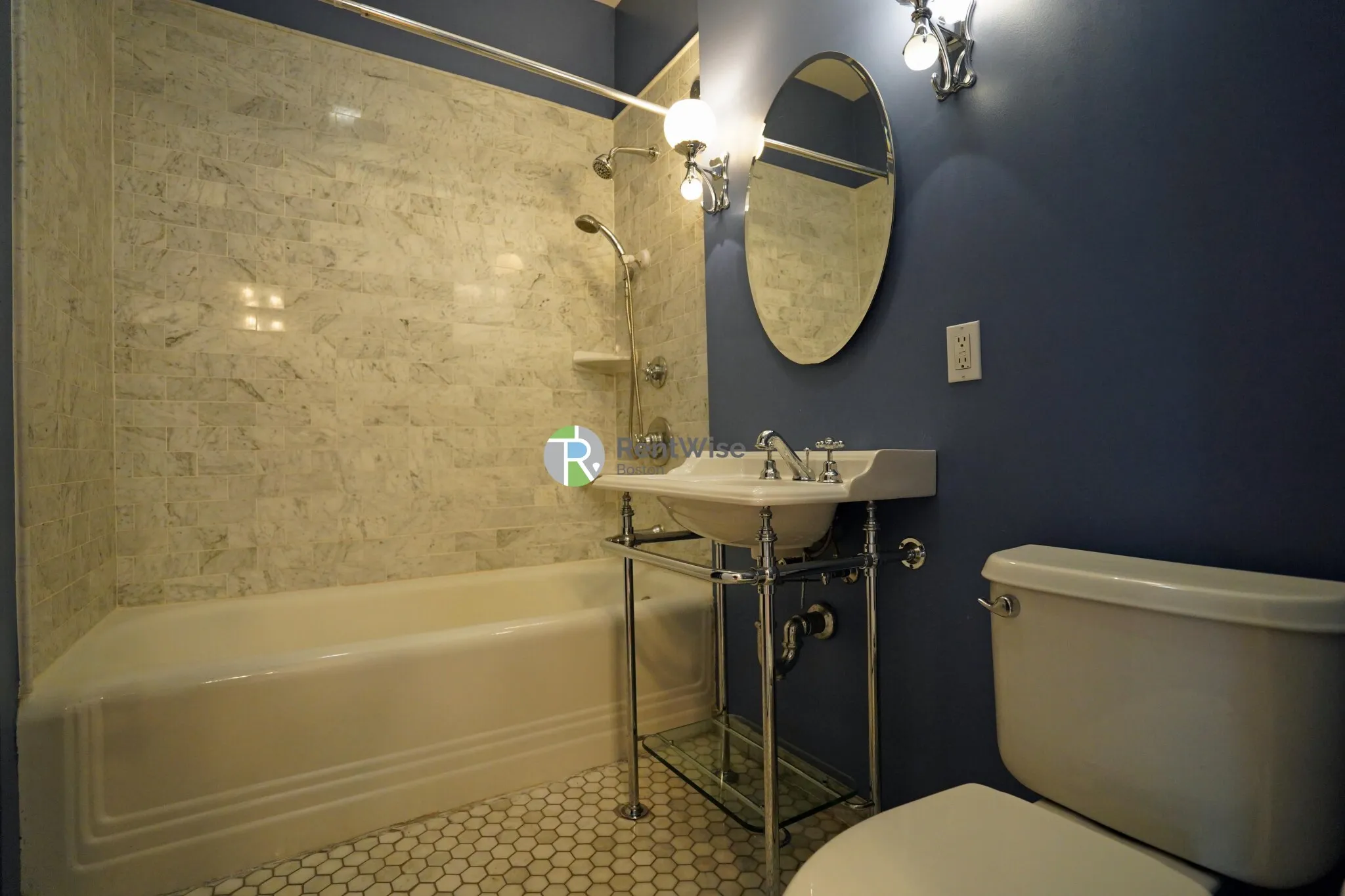 94 Naples Rd, North Brookline