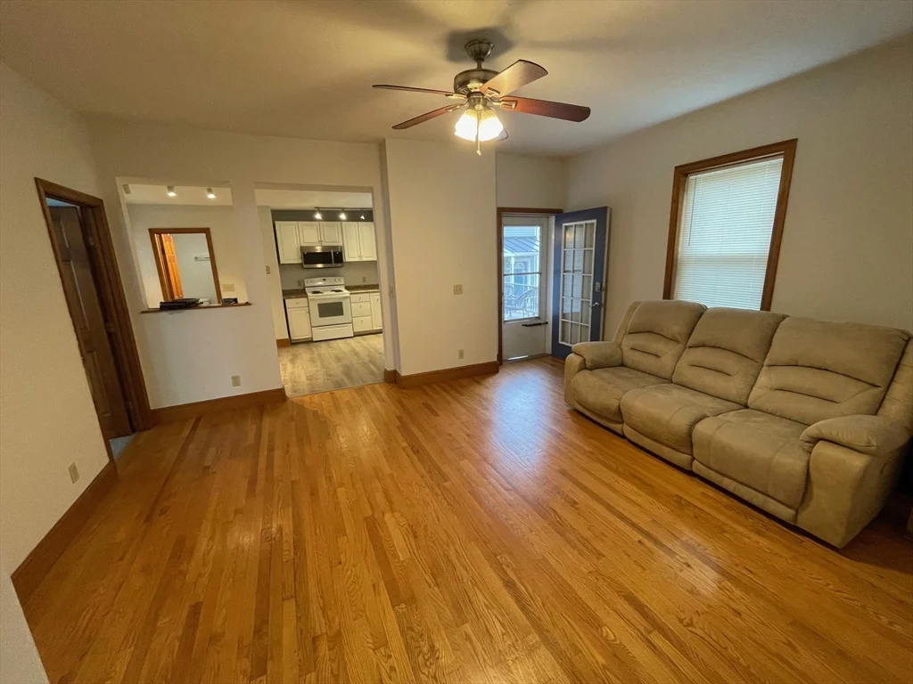 21 Court St, Groton