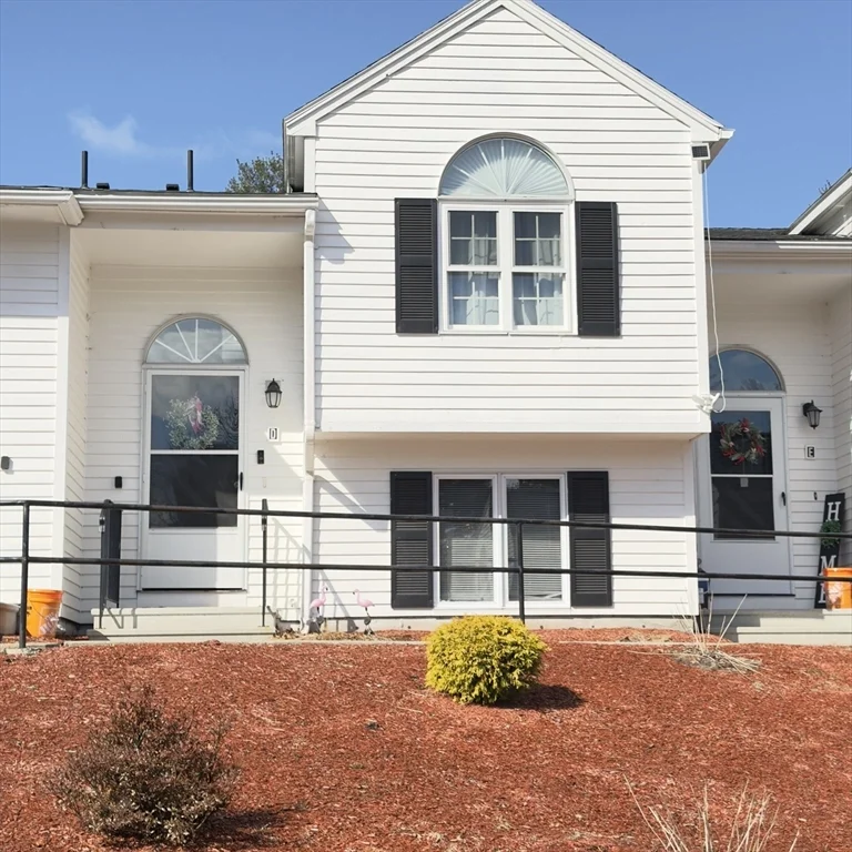 118 Riverview Pl, Southbridge