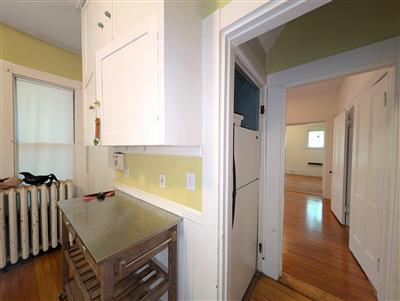 8 Hurlbut St, Neighborhood Nine