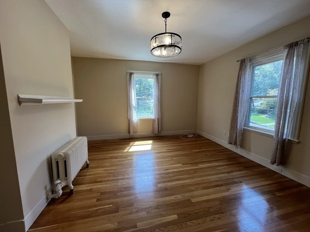 76 Chestnut St, West Newton