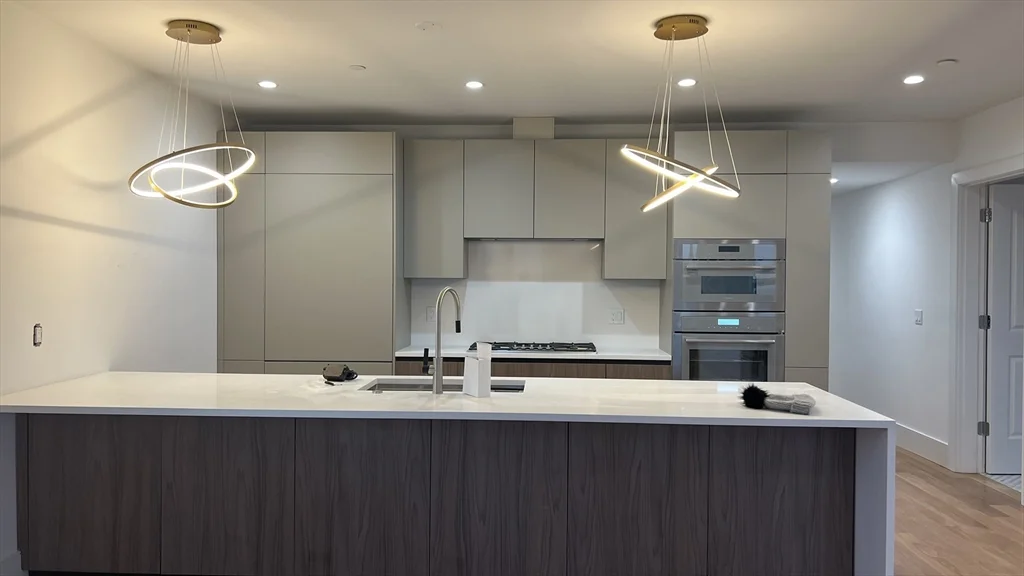 726 E 8th St, South Boston