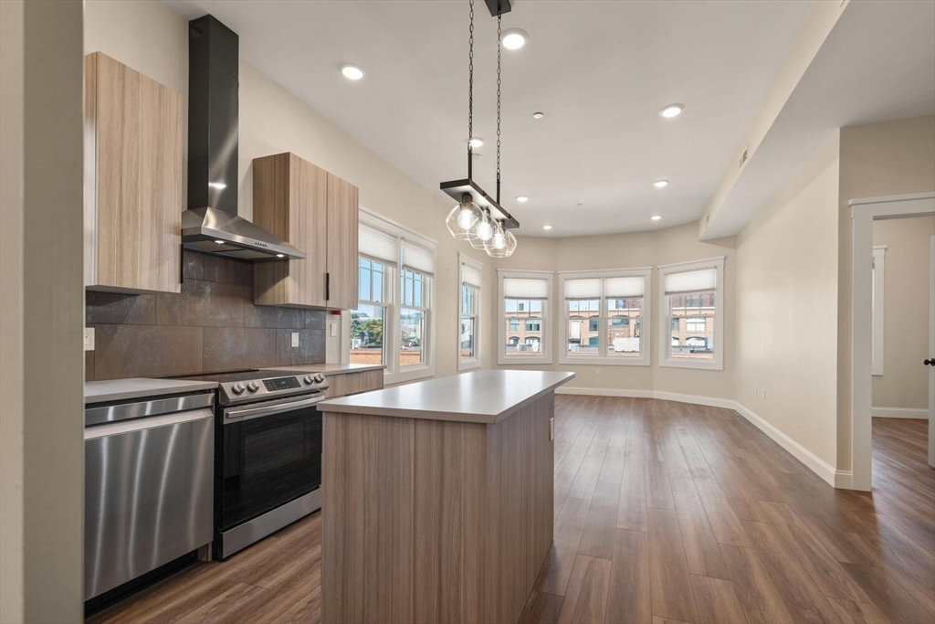 701 E 2nd St, South Boston