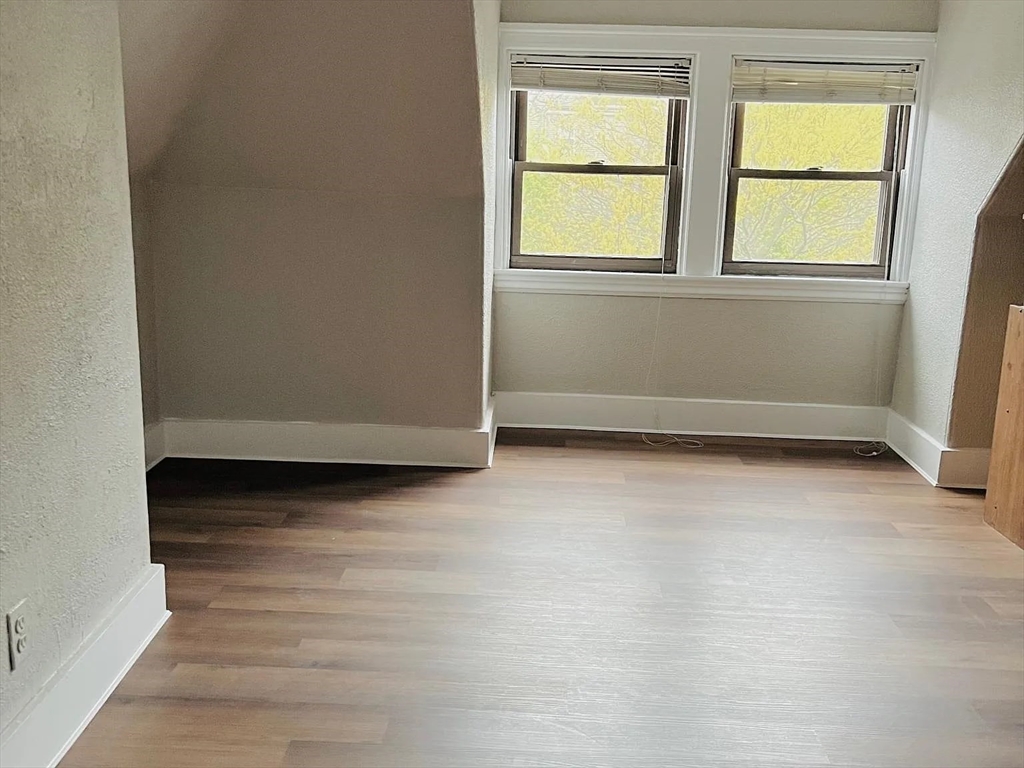 23 Woodville St, Roxbury