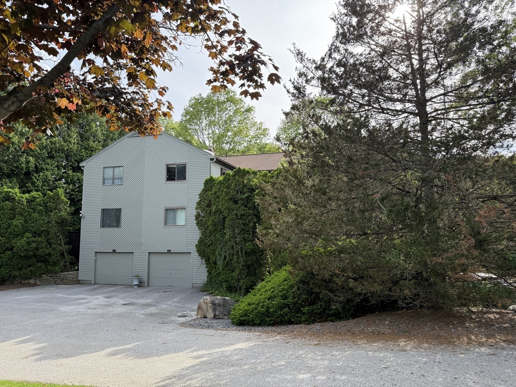 5 Leland Farm Rd, Ashland