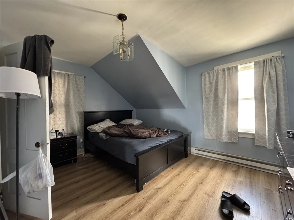 631 Walnut St, Fall River