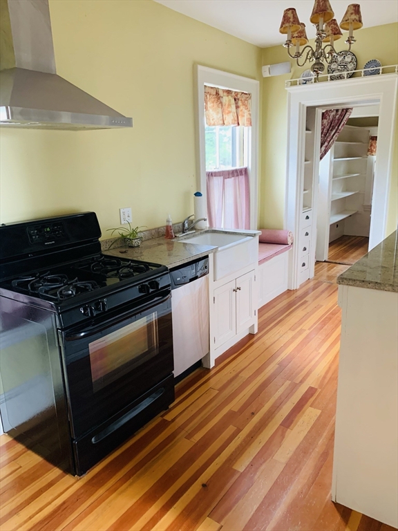 984 Chestnut St, Newton Upper Falls