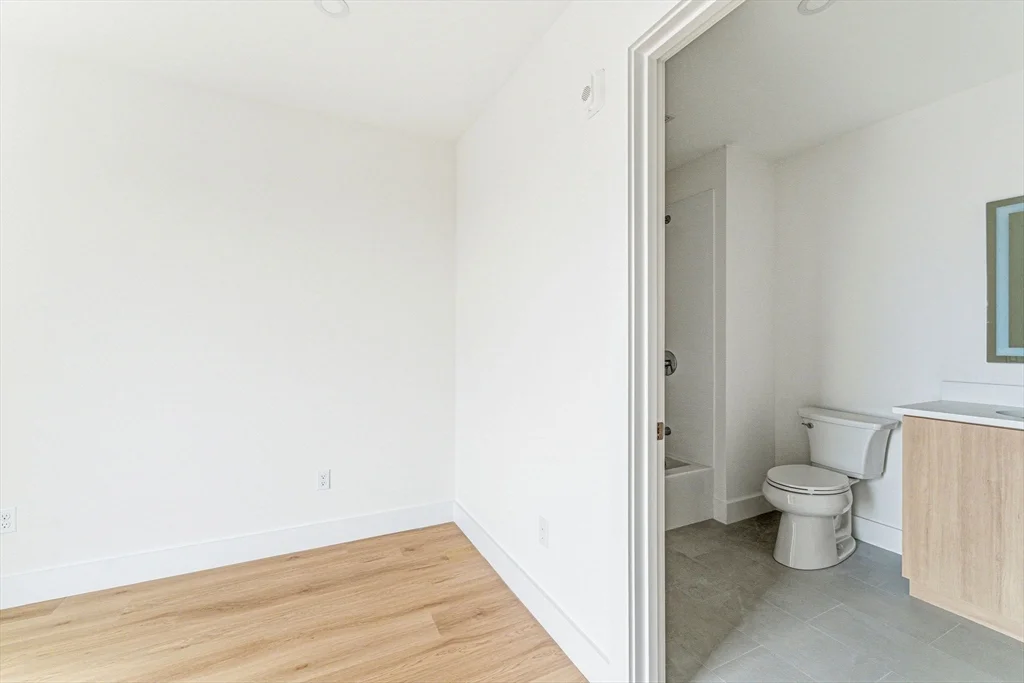 1035 Commonwealth Ave, Allston