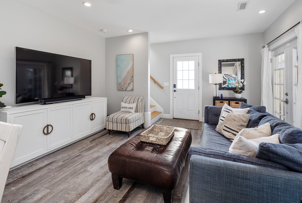 16R Gannett Rd, Minot