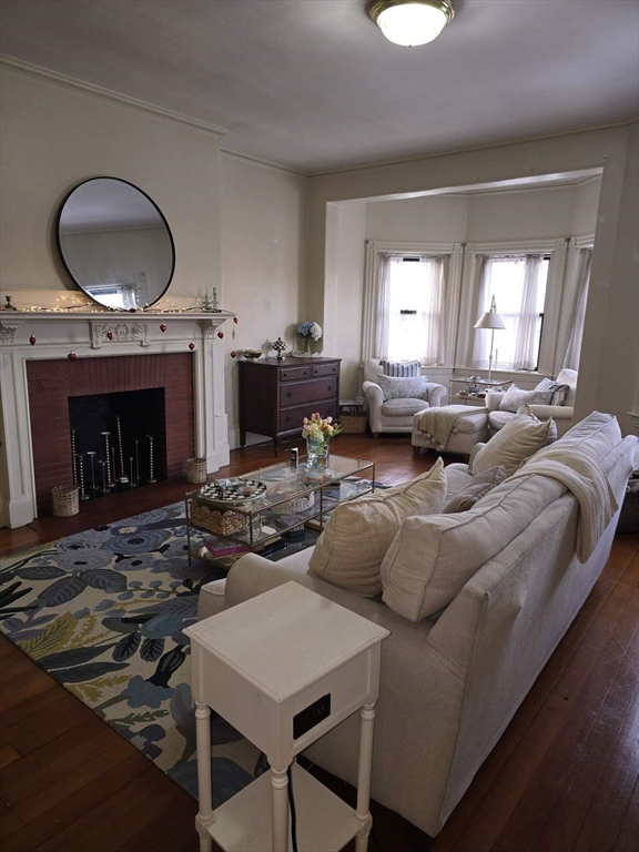 899 Beacon St, Fenway