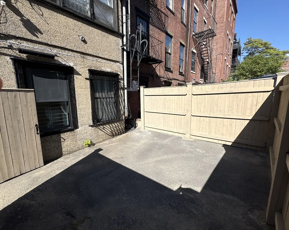 337 Beacon St, Back Bay