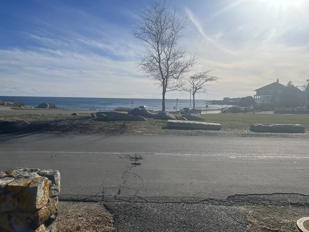 6 Bass Rocks Rd, Bass Rocks