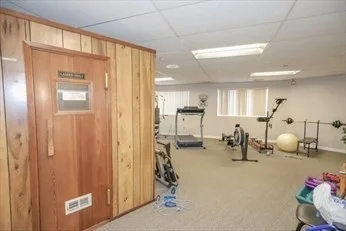 295 Lynn Shore Dr, Diamond District