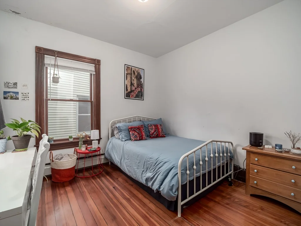 318 Beacon St, Ward Two