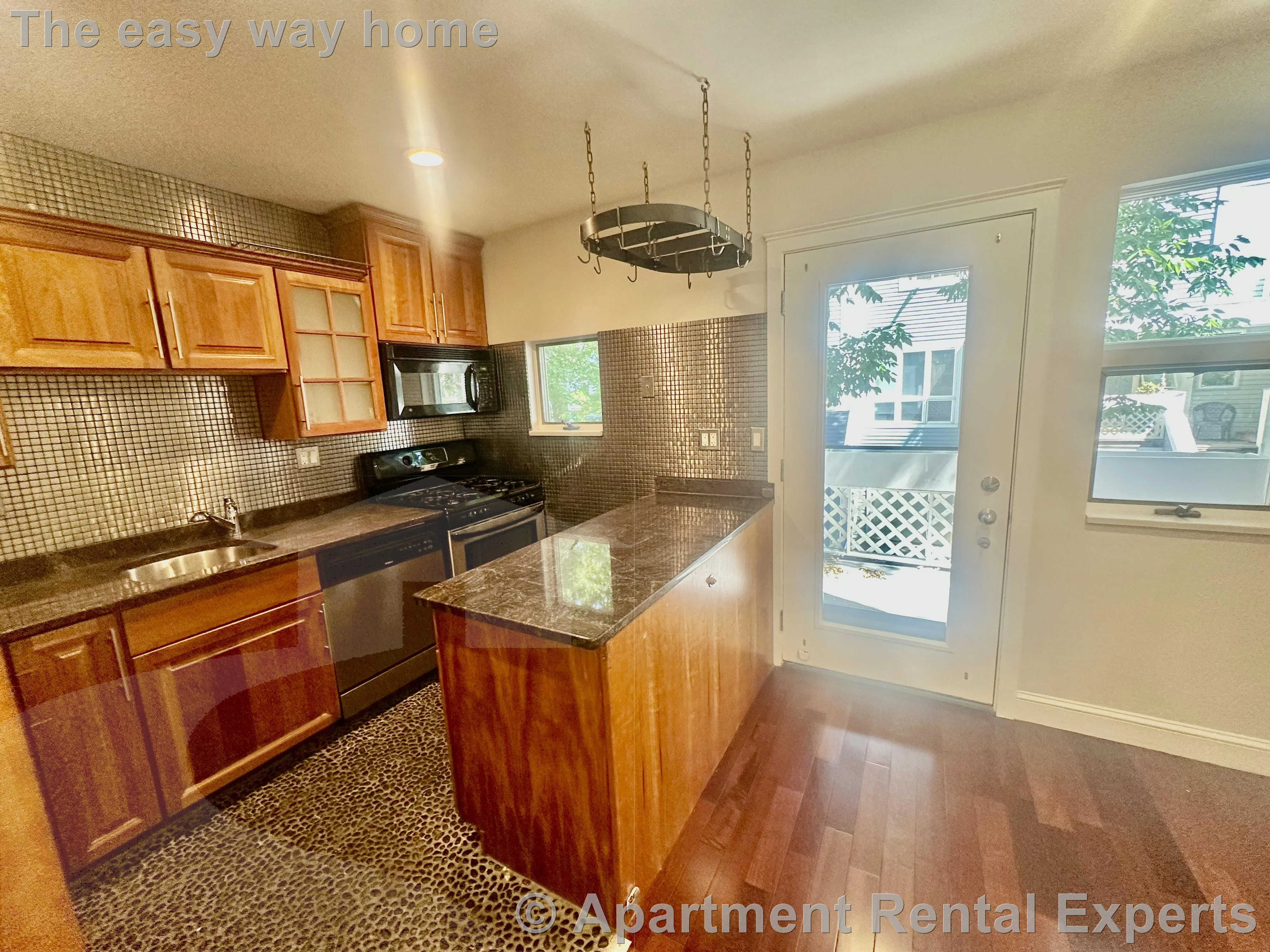 4 Fort Washington Pl, Cambridgeport