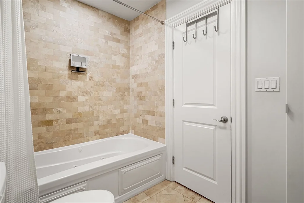 703 East 4th St, South Boston