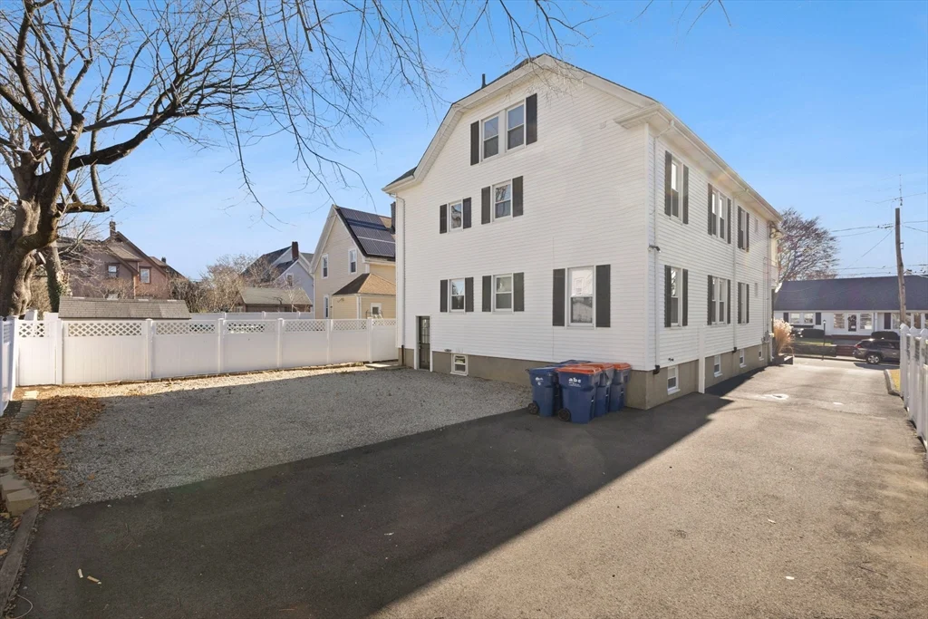 12 North St, Fairhaven