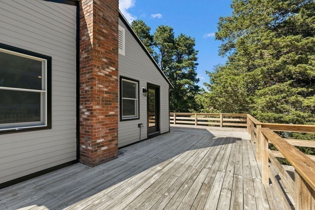 17 Minuteman Ln, Plymouth