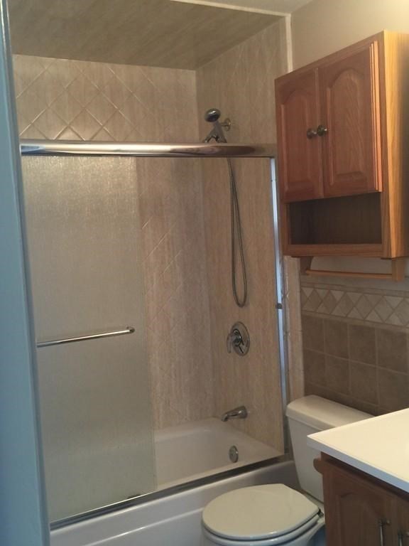 2 Williamsburg Ct, Shrewsbury