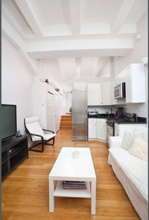 12 Stoneholm St, Fenway