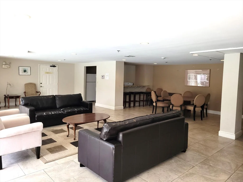 30 Revere Beach Pkwa, Medford