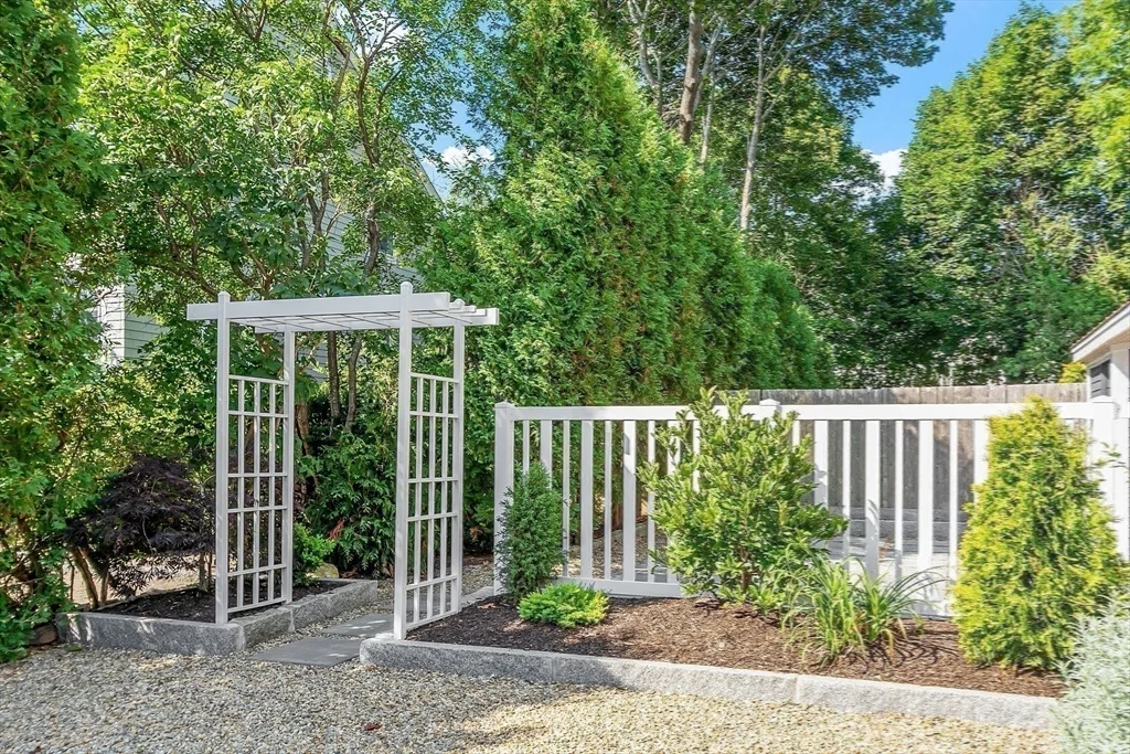 40 Atlantic Ave, Rockport