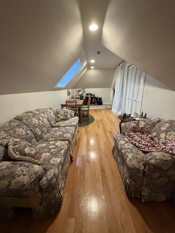 290 Adams St, Abington