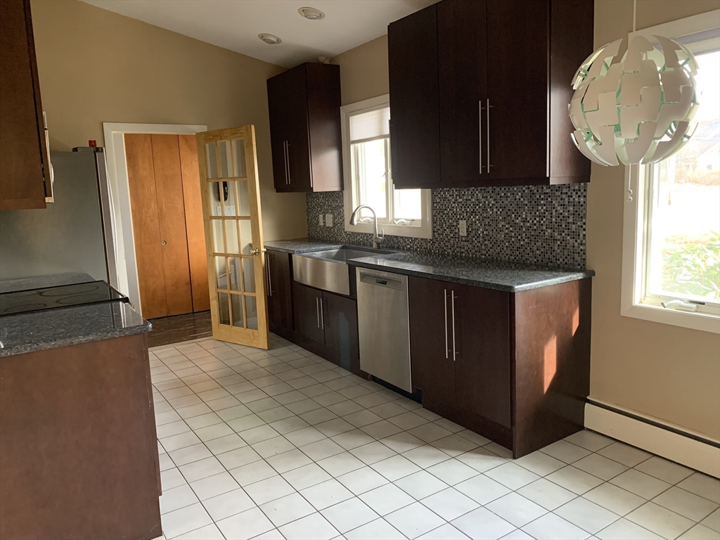 5 Bryant Rd, Lexington