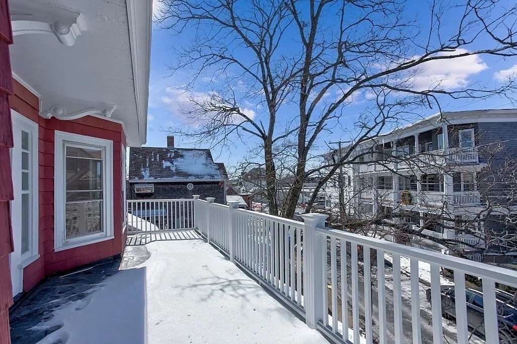 19 Beach Rd, Winthrop