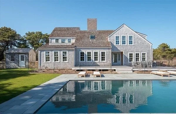 12 Pond View Dr, Nantucket