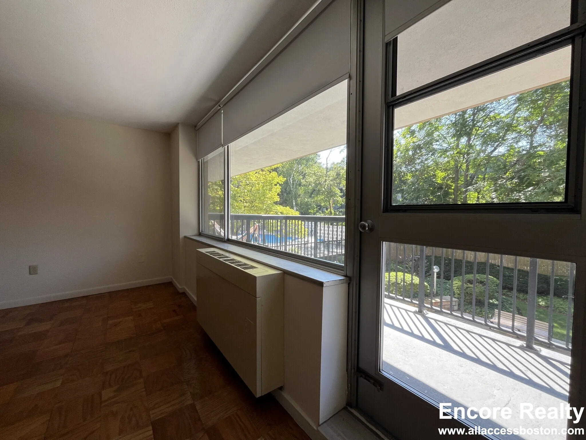 101 Monmouth St, Longwood