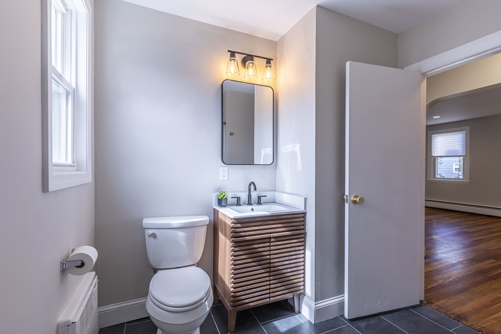 270 Cross St, Winchester