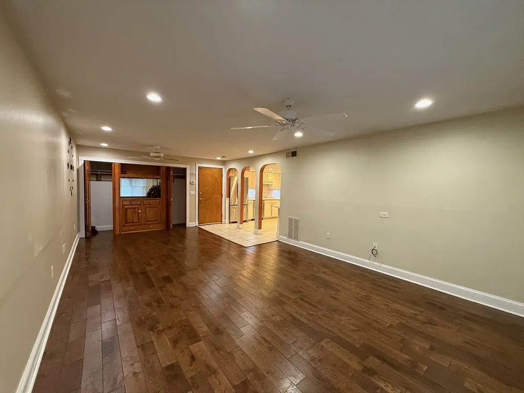 4 Shadowbrook Ln, Milford