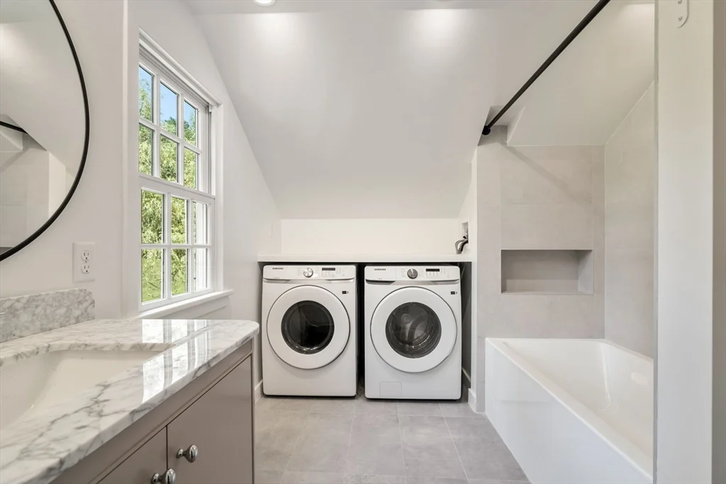 157 Farm Rd, Sherborn