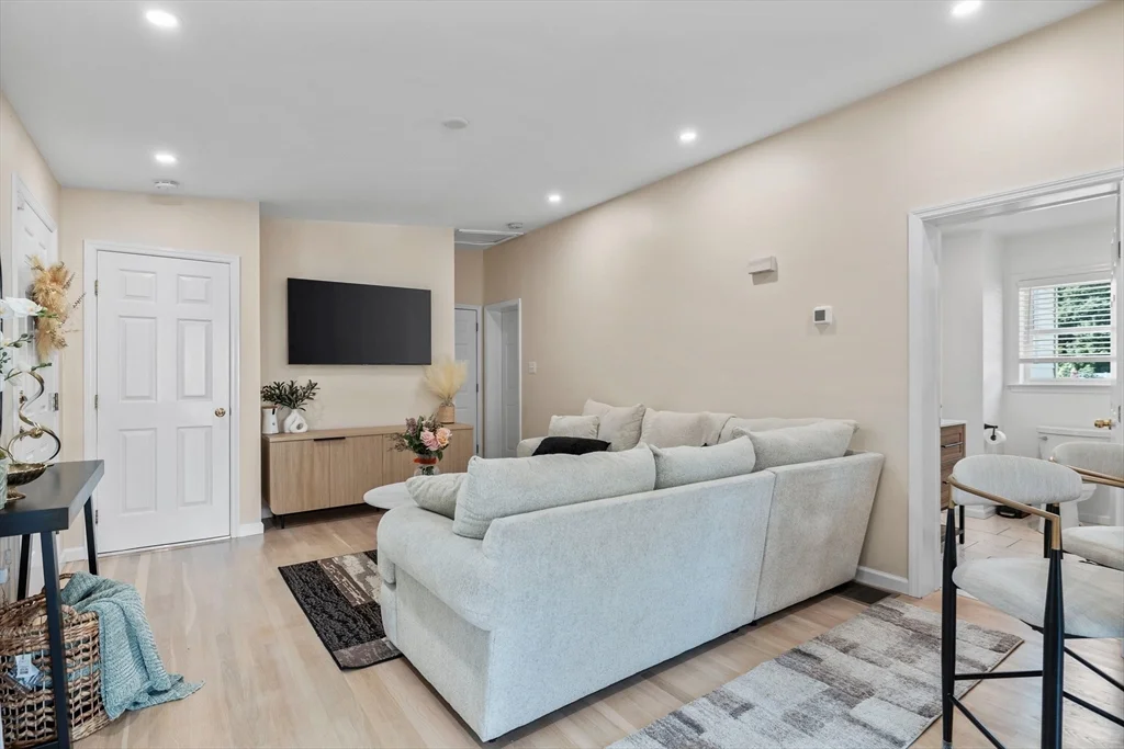 124 Washington St, Woburn