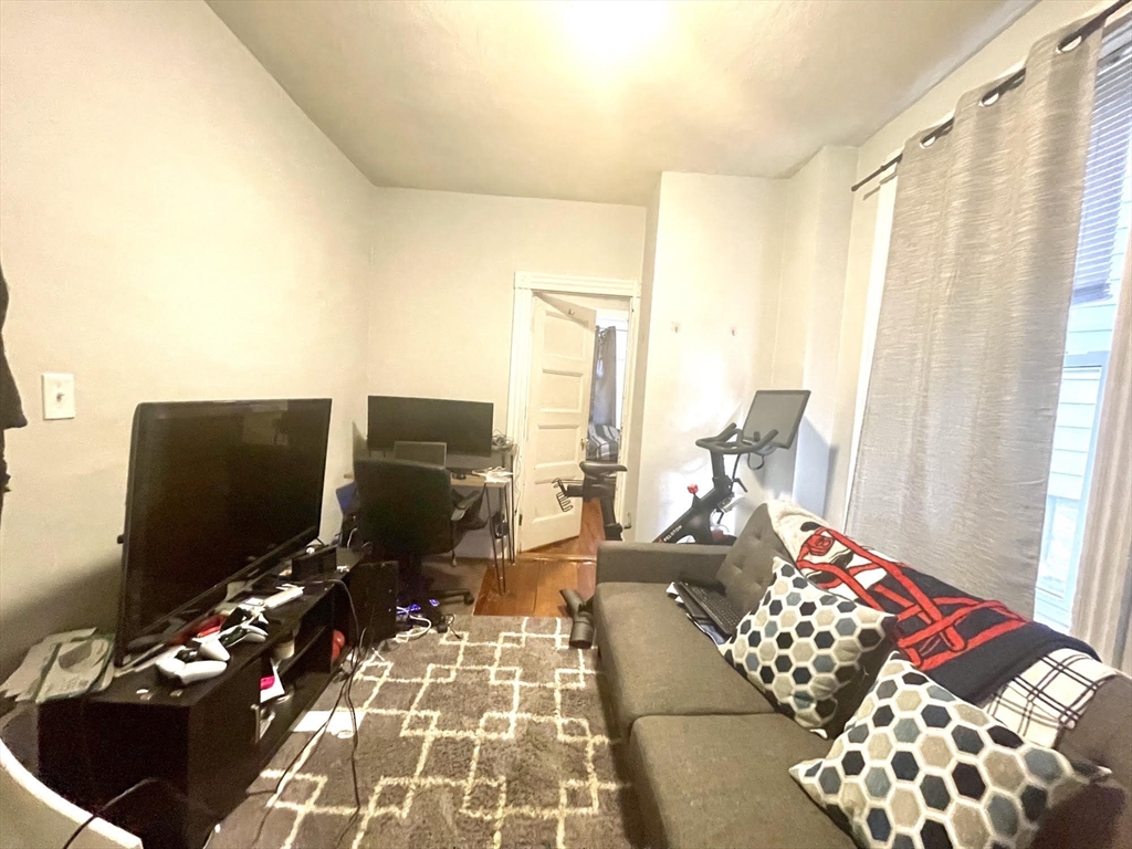 13 Perry St, Central Village