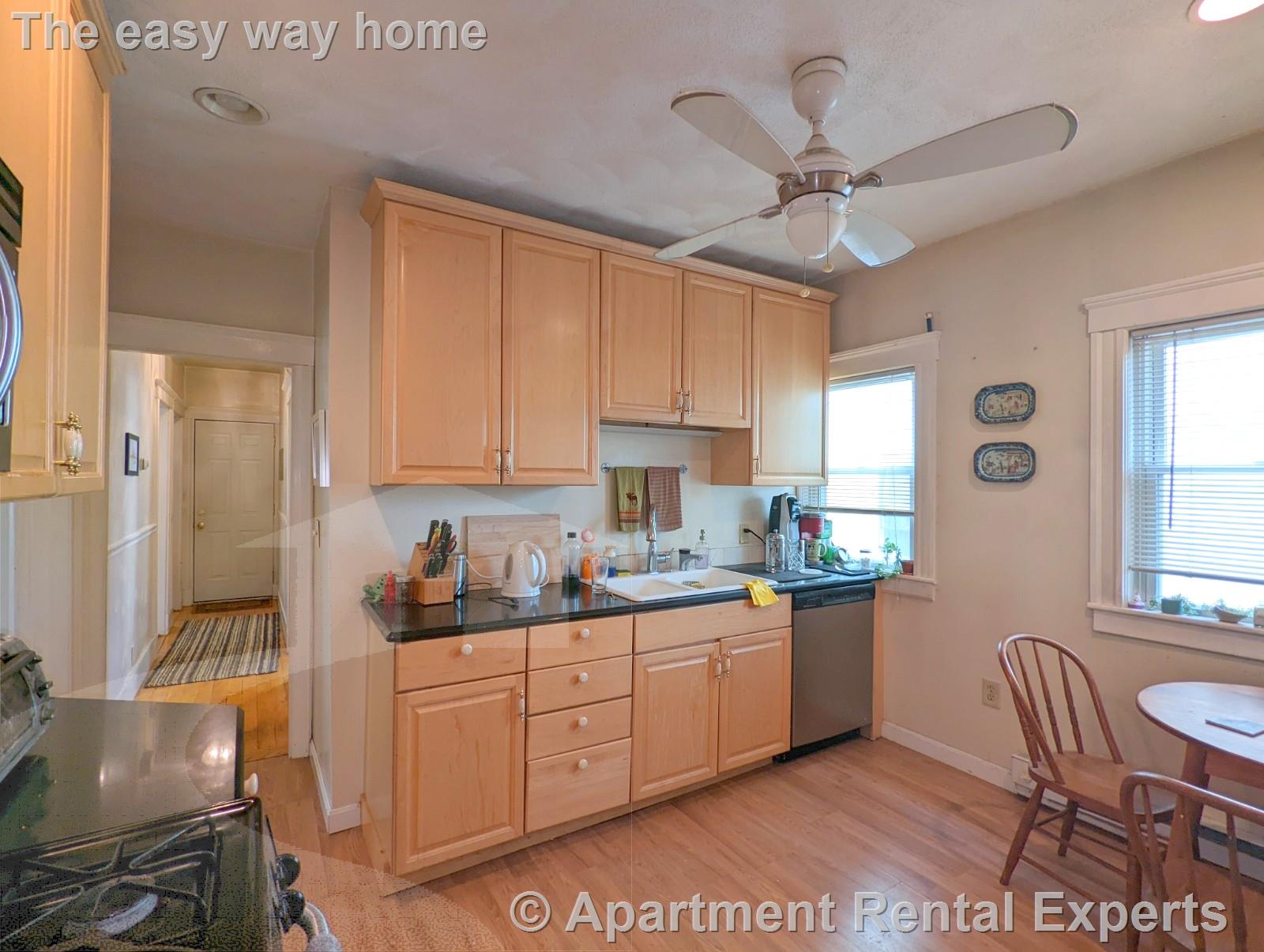 292 Boston Ave, Tufts